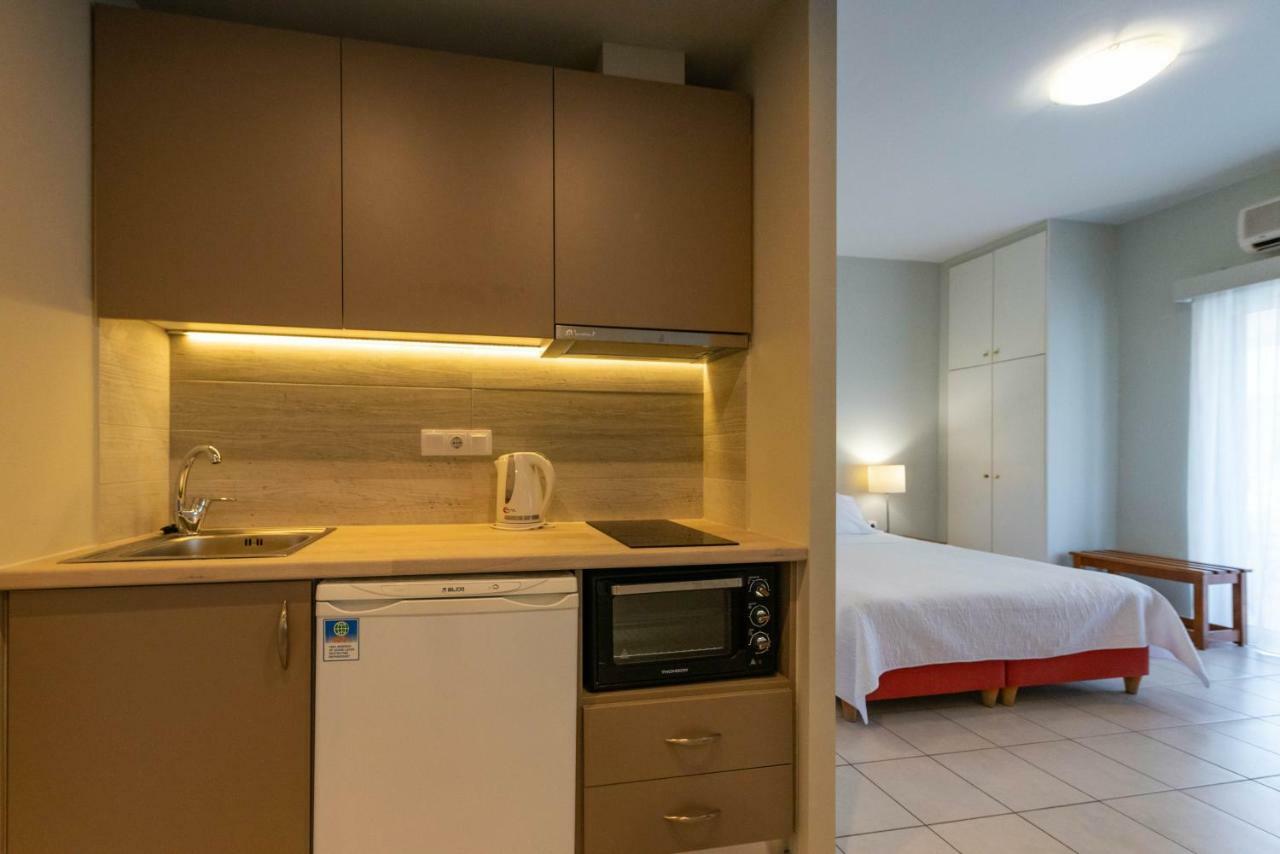 Theoxenia Hotel Apartments Храни Екстериор снимка